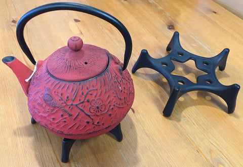 5-Claw Cast Iron Teapot Stand